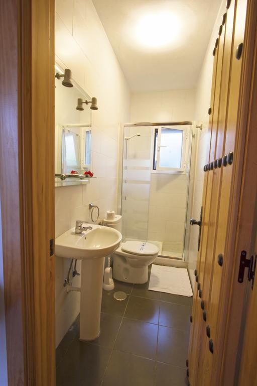 Apartamentos Puerta Sierra Puerto Serrano Chambre photo