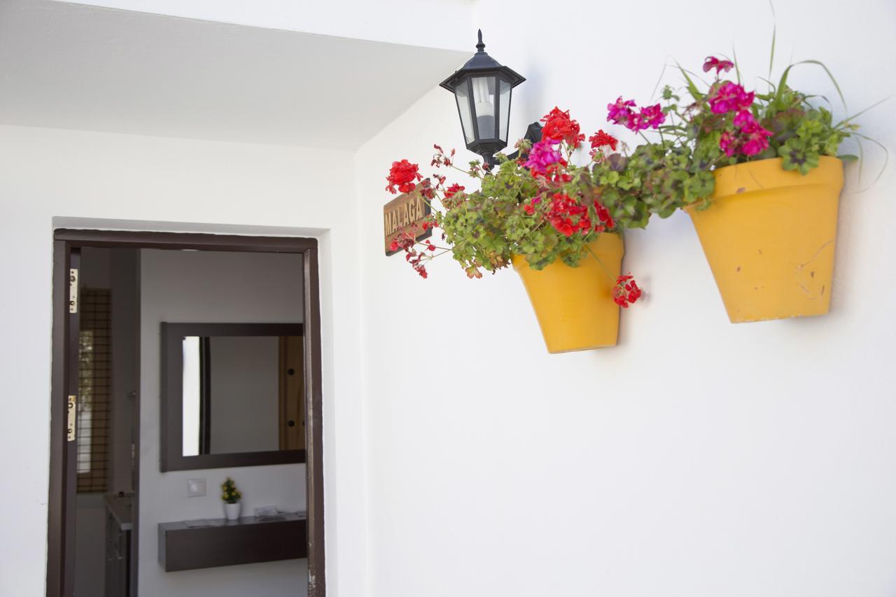 Apartamentos Puerta Sierra Puerto Serrano Extérieur photo